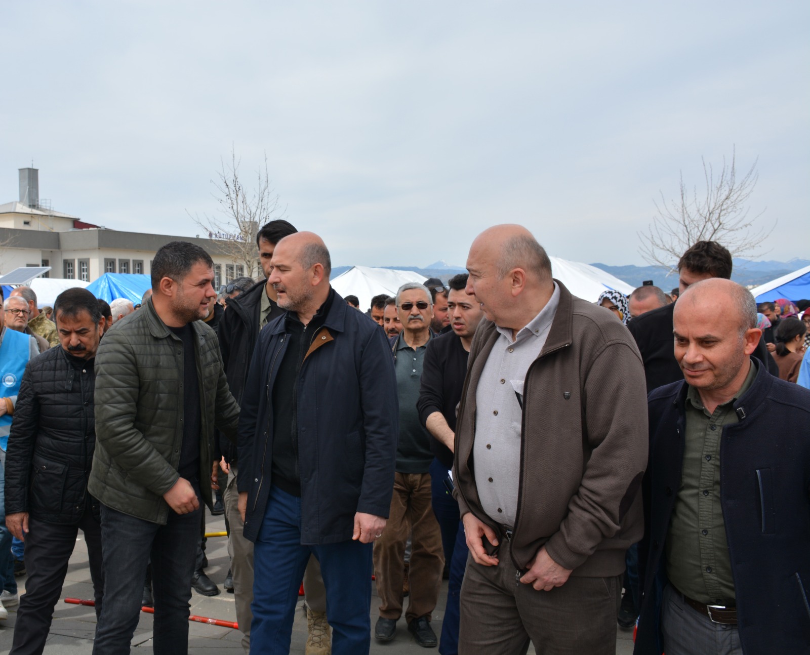 İçişleri Bakanı Süleyman Soylu Kahramanmaraş Sütçü İmam Üniversitesindeki (KSÜ) Depremzedeleri Ziyaret Etti